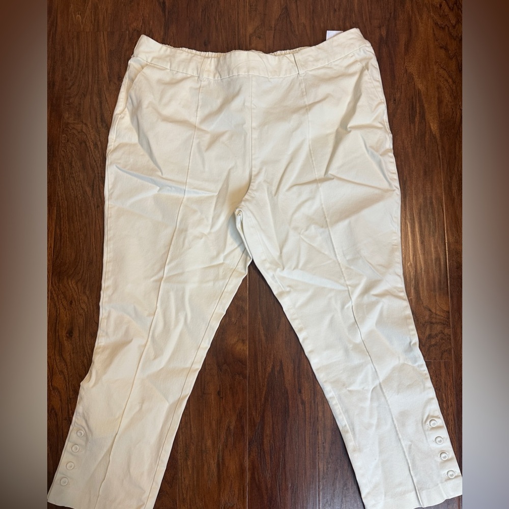 Isaac Mizrahi Cream Pants with Button Accents
